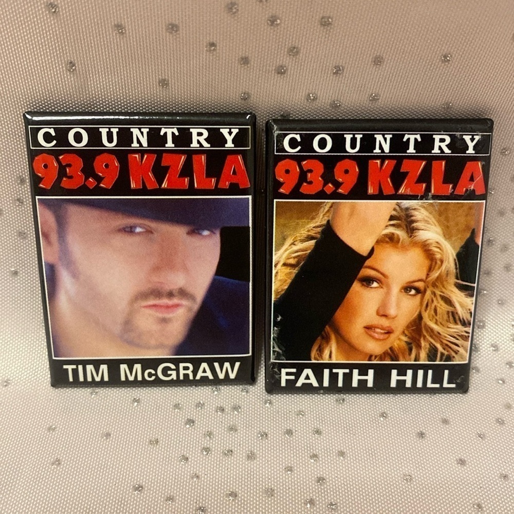 Country music concert Tim McGraw and Faith Hill soul to soul tour merch radio